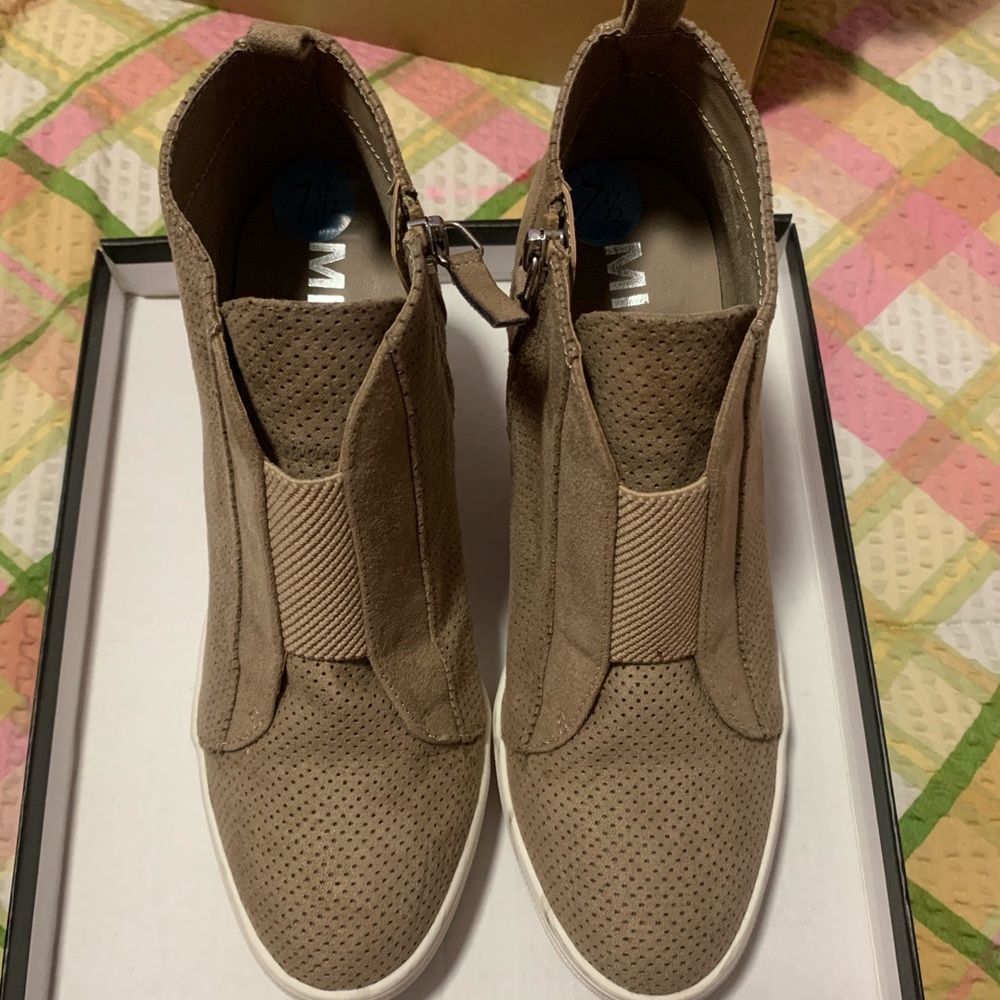 Mia Cristie Wedge Sneaker